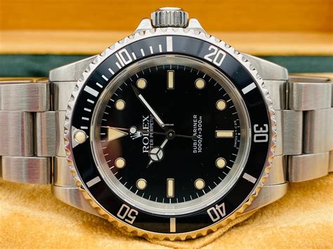 Rolex Submariner Date YEAR 1992 